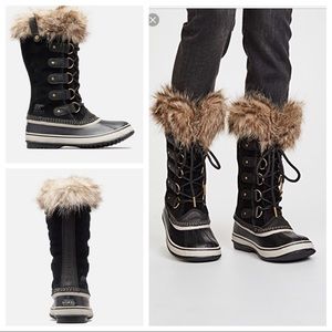 Sorel Joan of Arctic Boots in Black/Stone, size 8